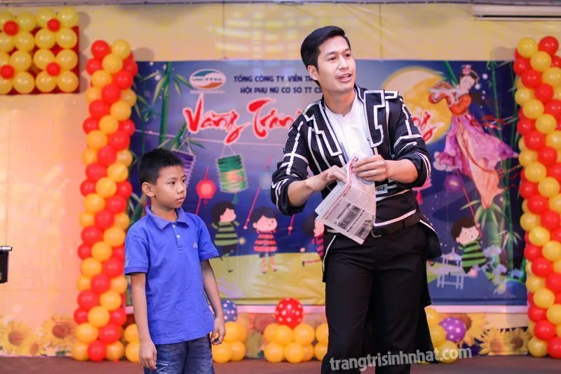 bieu-dien-ao-thuat-trung-thu biểu diễn ảo thuật trung thu