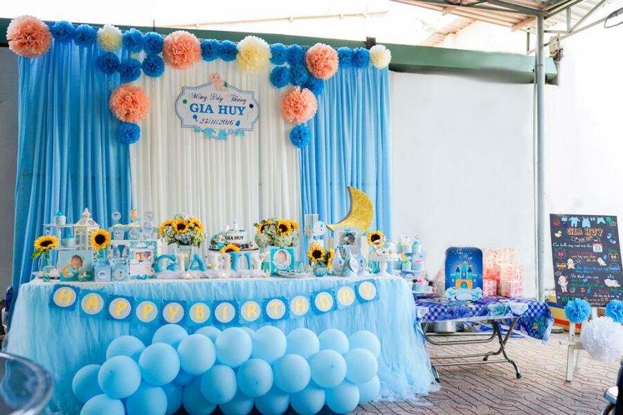 Tổ chức sinh nhật 1 tuổi cho bé trai tại nhà hàng  Cửa hàng shop bán các  loại bong bóng trang trí Kool Style