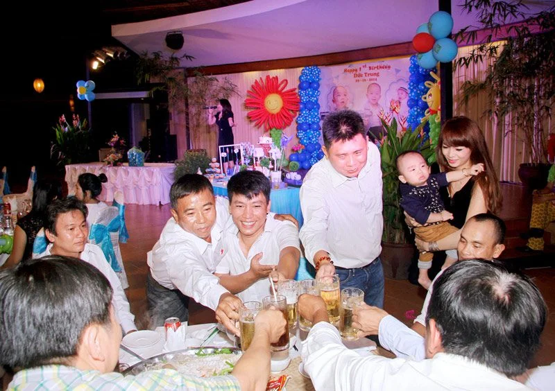 dia-diem-to-chuc-thoi-noi-cho-be-tai-nha-hang tổ chức thôi nôi tại nhà hàng