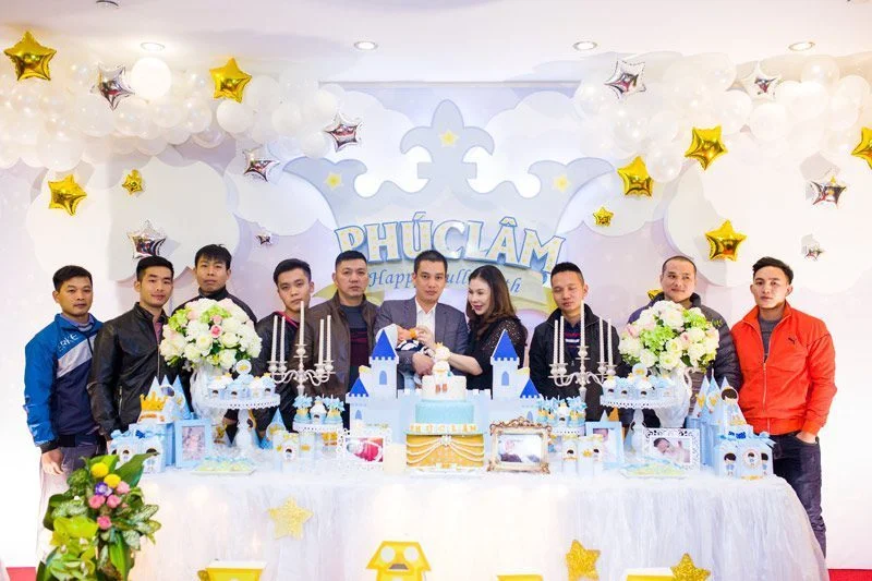 moi-nguoi-den-chung-vui-tiec-thoi-noi tiệc thôi nôi của bé