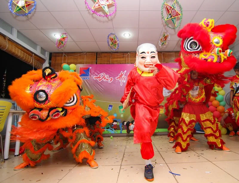 mua-lan-su-rong-ngay-trung-thu múa lân sư rồng trung thu