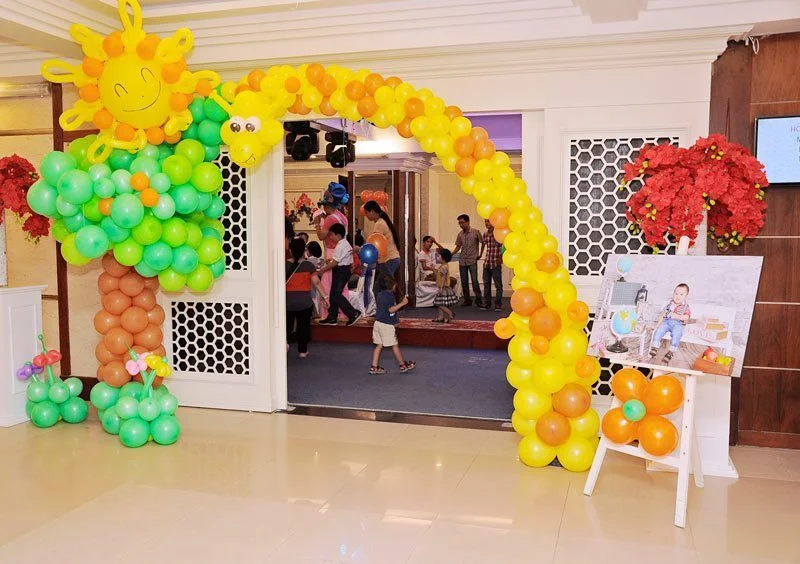 trang-tri-cong-bong-bong-sinh-nhat-thoi-noi-cho-be cổng bong bóng sinh nhật thôi nôi