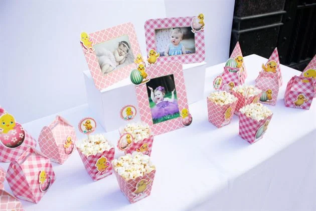bo-phu-kien-sinh-nhat-be-gai-tuoi-ga-mau-hong-luoi Mini set phụ kiện sinh nhật cho bé gái