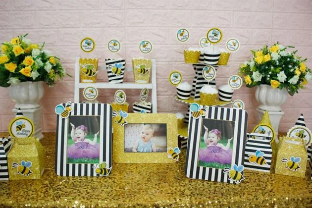 can-canh-full-set-be-ong-mau-den-kim-tuyen Cận cảnh full set đen kim tuyến