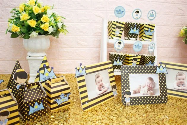 can-canh-set-mini-hoang-tu-mau-vang-den Cận cảnh set mini hoàng tử màu vàng đen