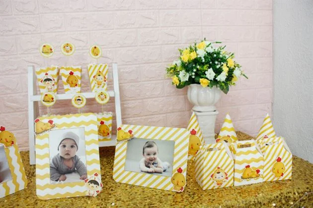 can-canh-set-phu-kien-be-trai-tuoi-ga-mau-vang-zig-zag Cận cảnh set mini phụ kiện bé trai màu vàng zigzag
