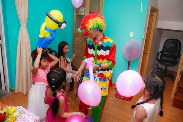 chu-he-bong-bong-sinh-nhat chú hề bong bóng sinh nhật