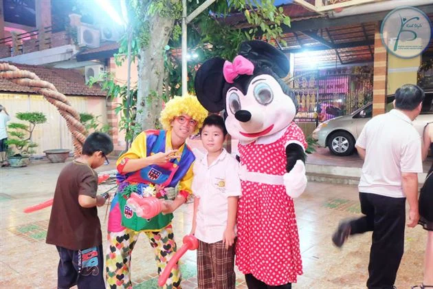 chu-he-tao-hinh-bong-bong-nghe-thuat1 chú hề tạo hình bong bóng nghệ thuật