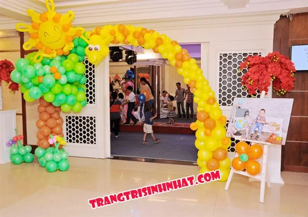 cong-bong-bong-sinh-nhat-mat-troi-va-huou-8127-1 Cổng Bong Bóng Sinh Nhật HƯƠU CAO CỔ