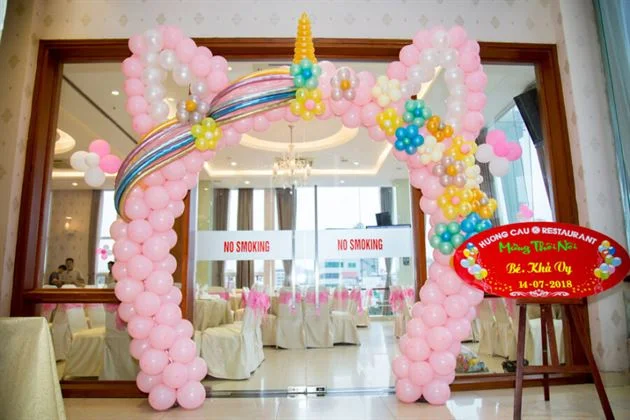 cong-bong-bong-trang-tri-sinh-nhat-be-gai-dep-lung-linh-sac-mau Cổng bong bóng nghệ thuật cho sinh nhật bé
