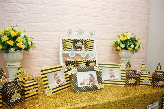 do-phu-kien-trang-tri-sinh-nhat-set-mini-vuong-mien-be-trai-mau-vang-den Đồ phụ kiện trang trí sinh nhật set mini vàng đen