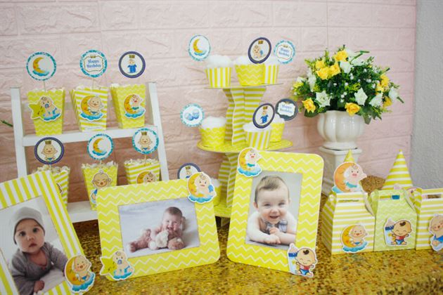 Tiệc sinh nhật bé trai trang trí thật dễ dàng với full set Baby Boy màu vàng hoàng gia