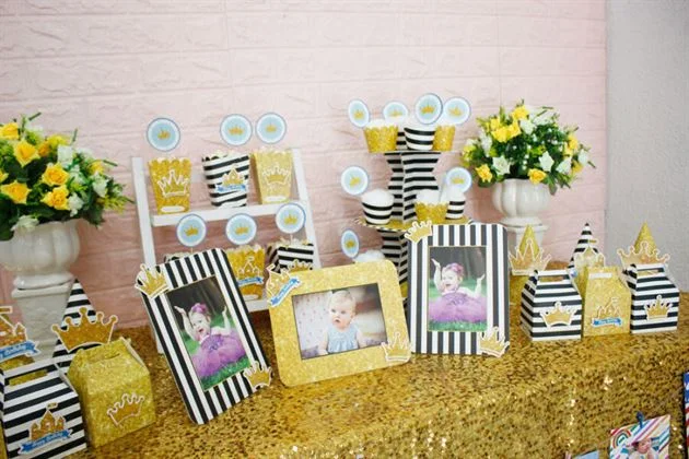 Full set vương miện cho tiệc thôi nôi bé đáng yêu