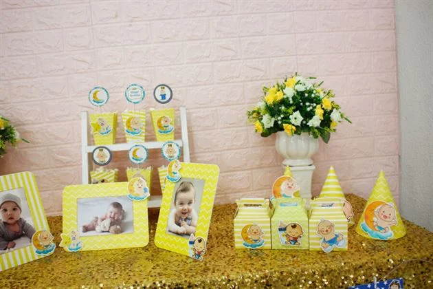 goc-ban-trang-tri-set-mini-baby-boy-mau-vang-hoang-gia Góc bàn trang trí sinh nhật set mini Baby Boy màu vàng hoàng gia