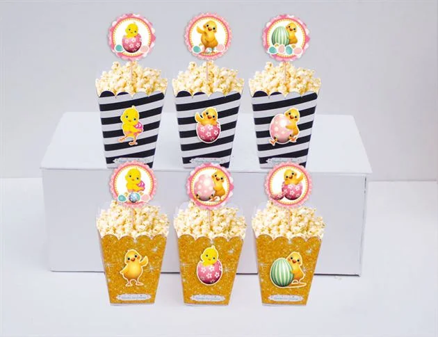 hop-dung-bap-rang-bo-be-gai-tuoi-ga-mau-den-kim-tuyen-1 Hộp đựng bắp rang bơ bé gái tuổi gà màu đen kim tuyến