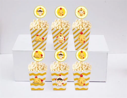 hop-dung-bap-rang-bo-be-trai-tuoi-ga-mau-vang-zigzag-2 Tem hộp đựng bắp rang bơ bé trai tuổi gà