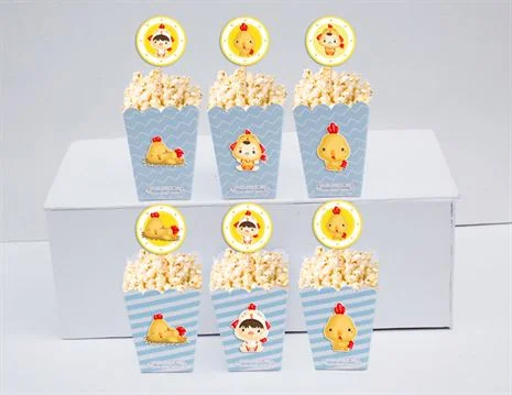 hop-dung-bap-rang-bo-be-trai-tuoi-ga-mau-xanh-da-troi-1 Hộp đựng bắp rang bơ bé trai tuổi gà màu xanh da trời