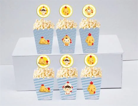 Hộp đựng bắp rang bơ bé trai tuổi gà màu xanh da trời