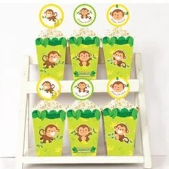Hộp đựng bắp rang bơ bé trai tuổi khỉ.