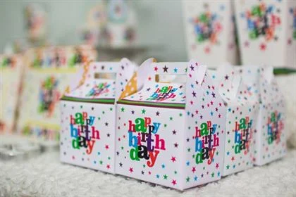 hop-qua-sinh-nhat-8497 hộp quà cảm ơn