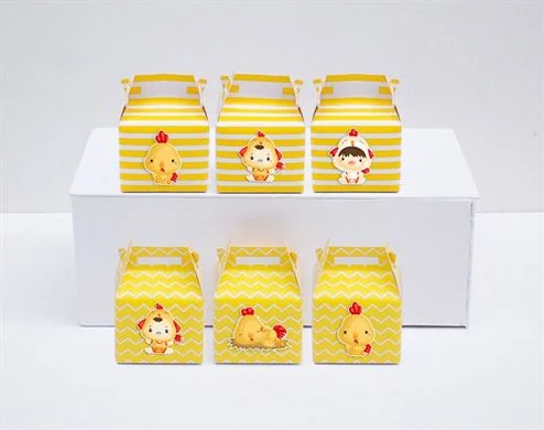 hop-qua-sinh-nhat-be-trai-tuoi-ga-mau-vang-hoang-gia Hộp quà sinh nhật bé trai tuổi gà màu vàng hoàng gia