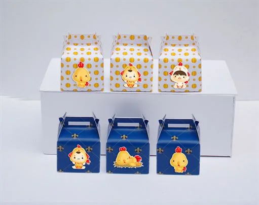 hop-qua-sinh-nhat-be-trai-tuoi-ga-mau-xanh-hoang-gia-1 Hộp quà sinh nhật bé trai tuổi gà màu vàng xanh hoàng gia