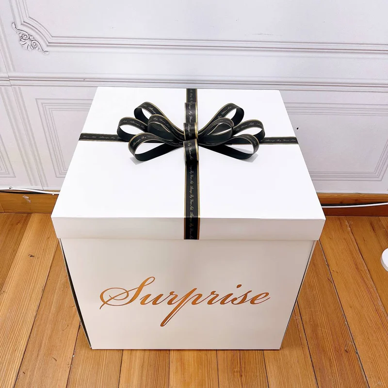 hop-surprise-box-mo-3-canh-trang hop surprise box mo 3 canh trang