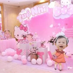 Trang trí tiệc thôi nôi bé Kitty theo phong cách 3D hoành tráng