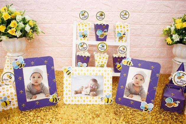 khung-hinh-chu-de-set-mini-be-ong-mau-xanh-hoang-gia Khung hình chủ đề set mini xanh hoàng gia