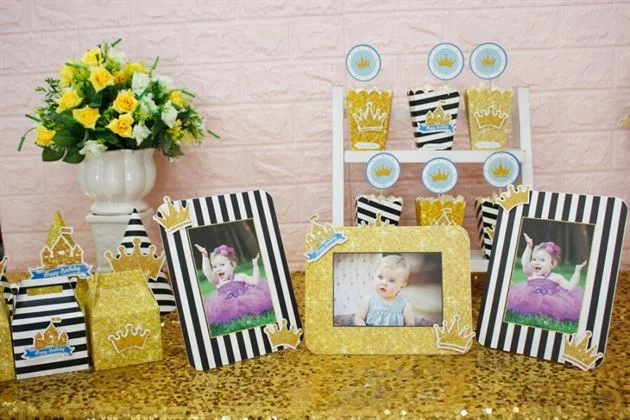 Khung hình chủ đề set mini vương miện bé trai màu đen kim tuyến