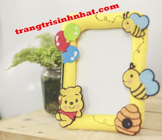 Khung Hình Sinh Nhật Vải Nỉ Gấu Pooh