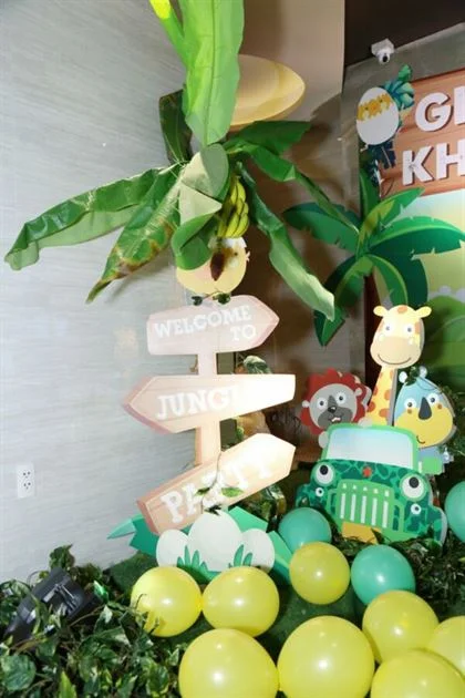mo-hinh-cay-welcome-ket-hop-cay-chuoi-gia-sinh-dong Mô hình cây welcome kết hợp cây chuối giả sinh động