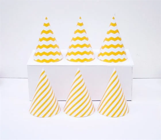 non-sinh-nhat-mau-vang-zigzag Nón sinh nhật màu vàng sọc zigzag