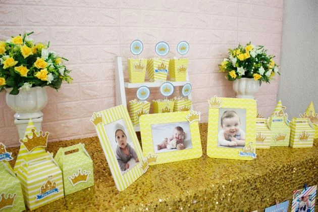 phu-kien-set-mini-vuong-mien-be-trai-mau-vang-hoang-gia Trang trí bàn tiệc với set mini vàng hoàng gia lung linh