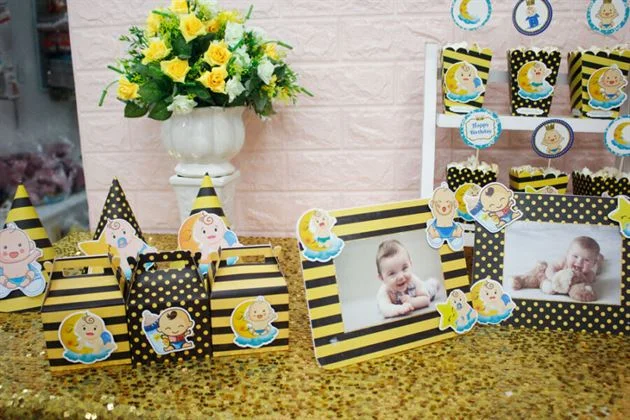 phu-kien-thoi-noi-set-mini-trang-tri-sinh-nhat-baby-boy-mau-vang-den Trang trí thôi nôi bé với set mini Baby Boy màu vàng đen đáng yêu