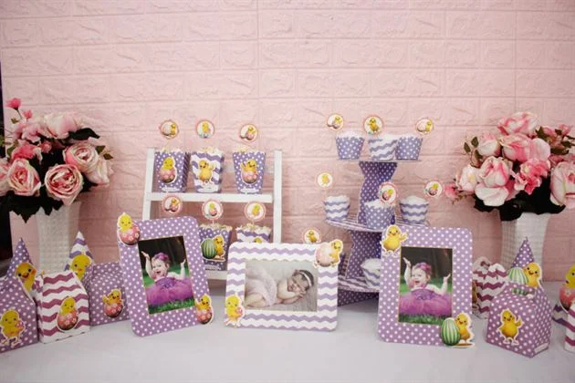 set-do-sinh-nhat-be-gai-tuoi-ga-mau-tim-cham-bi Set đồ sinh nhật bé gái tuổi gà màu tím chấm bi