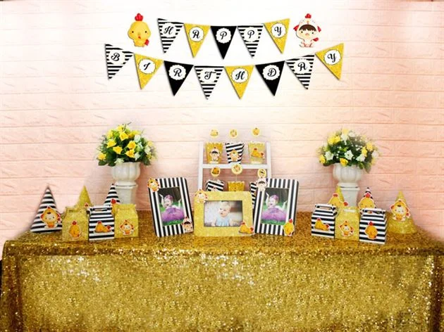 set-phu-kien-sinh-nhat-be-ga-trai-mau-den-kim-tuyen Set phụ kiện sinh nhật bé trai tuổi gà màu đen kim tuyến