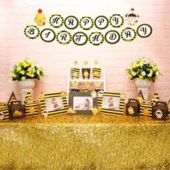Set phụ kiện sinh nhật bé trai tuổi gà màu vàng đen