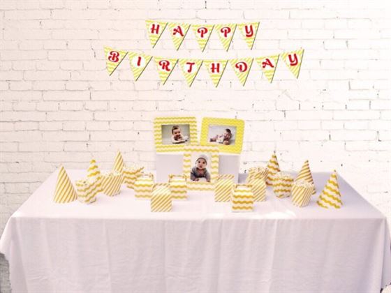 Set phụ kiện sinh nhật màu vàng zigzag