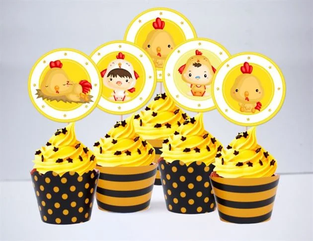 tem-banh-cupcake-be-trai-tuoi-ga-mau-vang-den-1 Tem bánh cupcake be trai tuổi gà màu vàng đen