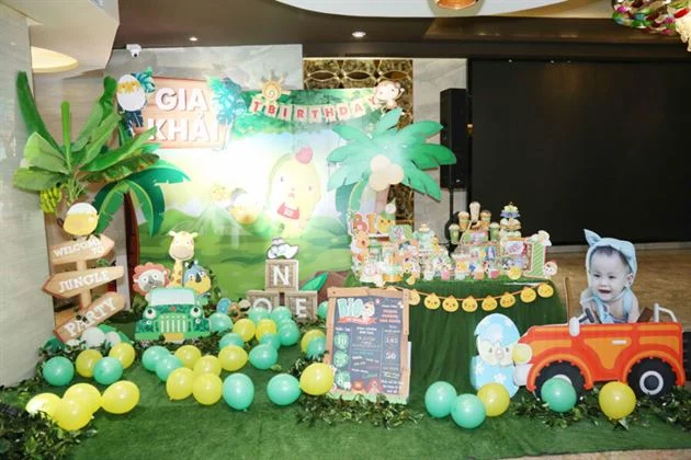 toan-canh-trang-tri-thoi-noi-chu-de-ga-con-cho-be-gia-khai Toàn cảnh trang trí thôi nôi chủ đề gà con cho bé Gia Khải
