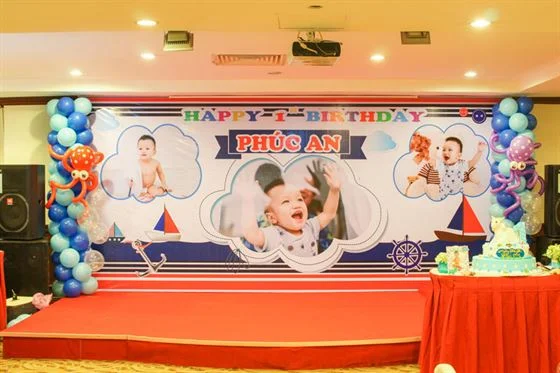 trang-tri-san-khau-sinh-nhat-cho-be-trai trang trí sân khấu sinh nhật
