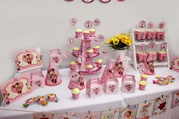 trang-tri-sinh-nhat-be-gai-minnie-1 Bộ phụ kiện sinh nhật cho bé Minnie