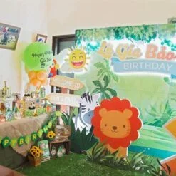Trang trí sinh nhật 2 tuổi cho bé trai chủ đề Rừng Xanh