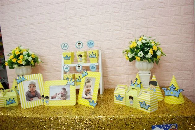 trang-tri-sinh-nhat-voi-set-mini-hoang-tu-mau-vang-hoang-gia Trang trí sinh nhật với set mini hoàng tử