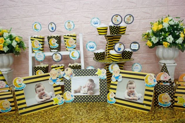 trang-tri-thoi-noi-voi-full-set-baby-boy-mau-vang-den Trang trí thôi nôi với full set Baby Bot màu vàng đen