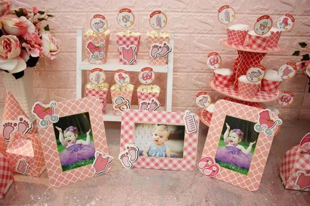 Cận cảnh full set bé gái với hình ảnh của tuổi thơ