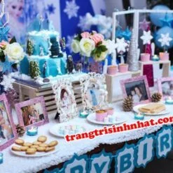 Trang Trí Bàn Lưu Niệm chủ đề Frozen