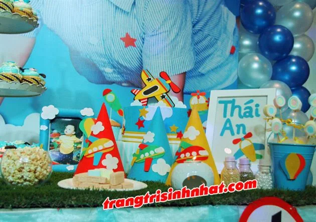 Nón sinh nhật bé trai bằng vải nỉ