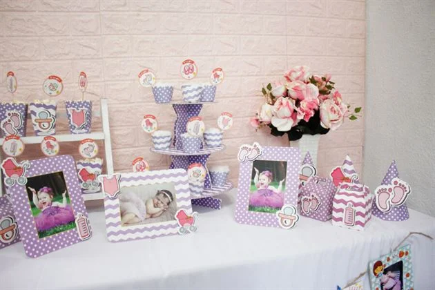 tu-tay-trang-tri-ban-tiec-sinh-nhat-be-voi-chu-de-baby-girl-mau-tim-cham-bi Tự tay trang trí thôi nôi cho bé yêu với full set phụ kiện